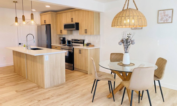 Southwest Edmonton House | BRAND NEW 3 BR Entire Home SW 15mins Airport & WEM