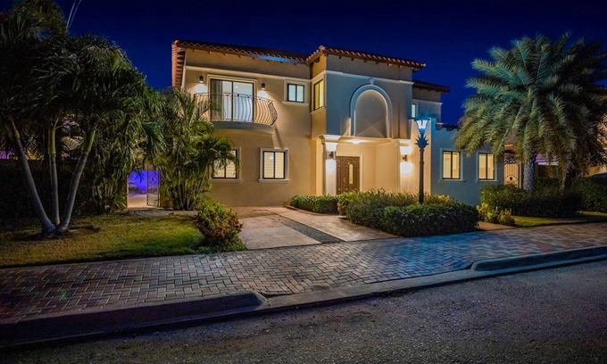 Gold Coast Villa | BRAND NEW - 4BR Villa w/Private Pool @ Gold Coast