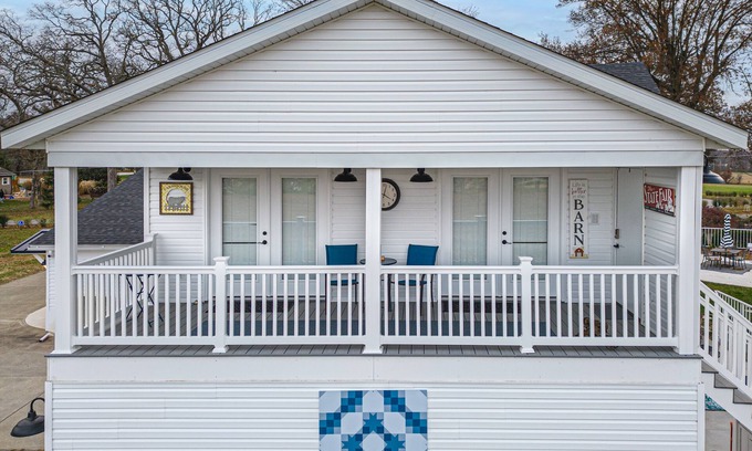 St. Clair County Apartment | Brand new apartment with full kitchen, porch and patio.1 King/1sofa bed/1 bathn