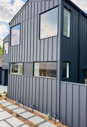 Northgate House | Brand New Architectural Gem 1900 sqft House with SPA bathroom 15min to downtown