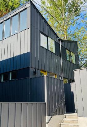Northgate House | Brand New Designer House 15min to downtown