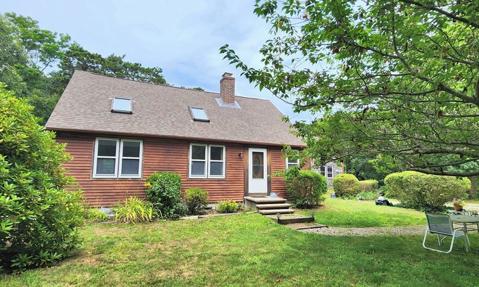 Wellfleet House | BRAND NEW LISTING! Comfortable 3BD-A/C, Deck, Enclosed Outdoor Shower, 5-Min Bike Ride to Town