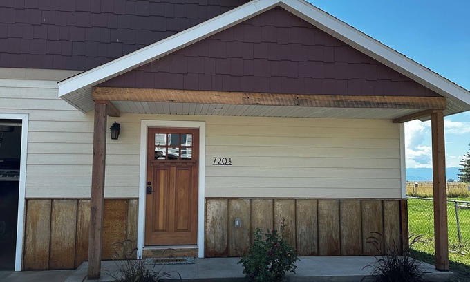 Ronan House | Brand new, spacious, family friendly home near Flathead Lake and Glacier NP.