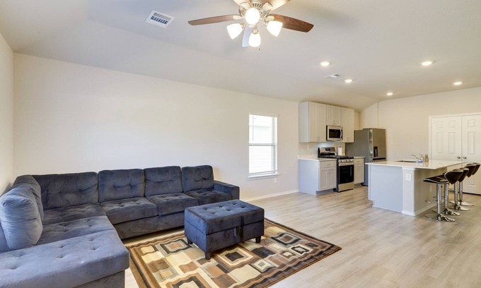Spring House | Brand New Spring Home < 1 Mi to Old Town!