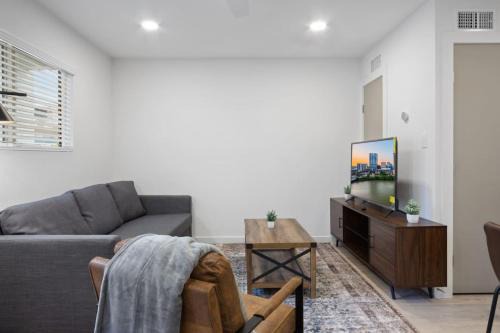 South Lamar Apartment | Brand New Unit 5 min to Austin