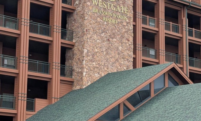 Branson Apartment | Branson Woods Resort. Charming 2-bedroom resort in Branson. Family friendly