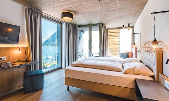 Pertisau House | Breakfast with short stay Achensee Seeblick SUP - Seehotel Einwaller