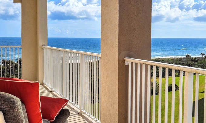 Palm Coast Condo | 🌴Breathtaking 5th Floor Ocean Views. Corner unit🌅Wraparound Balcony! 🏊‍♀️3 Pools