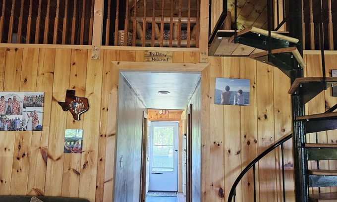 Moriah Center Cottage | Breathtaking Cottage On Beautiful Historic Lake Champlain! Great fishing access!
