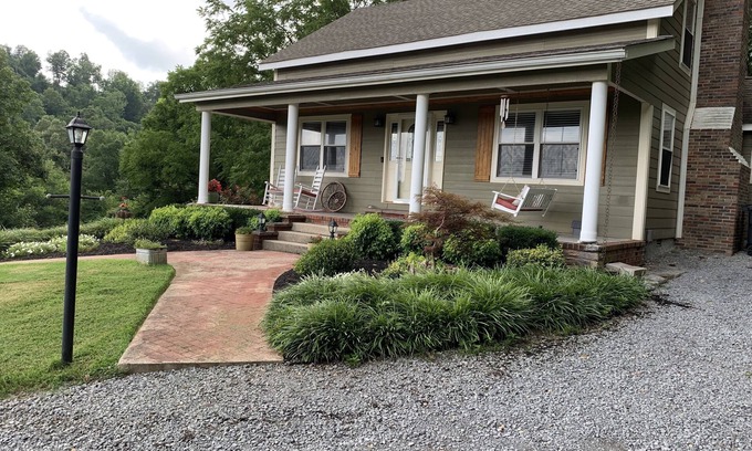 Beechgrove House | Breathtaking Country Paradise with hot tub where you can unplug in nature