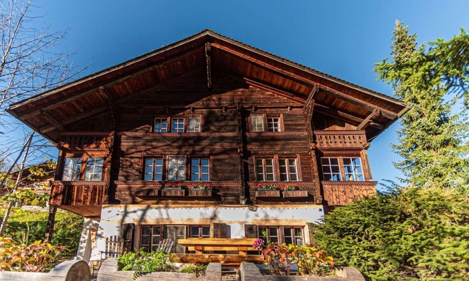 Grindelwald Ski Chalet | Breathtaking Eiger views, 300 year old chalet