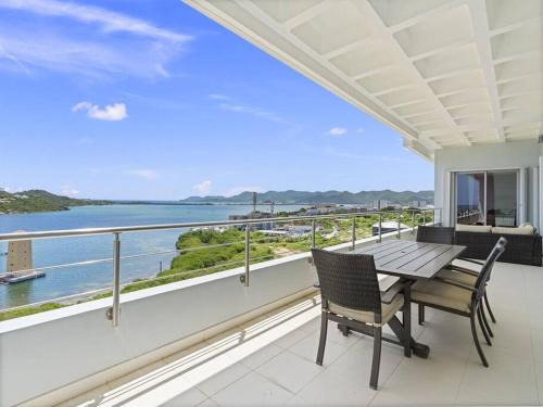 Maho Apartment | Breathtaking Lagoon Views At Blue Residence