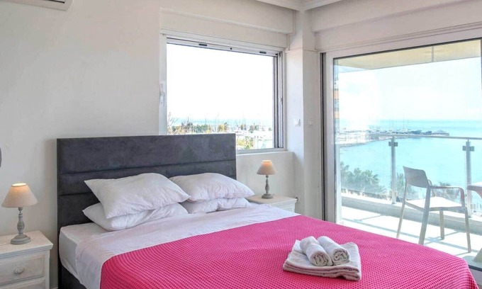 Palaio Faliro Apartment | Breathtaking seaview studio in Athenian Riviera