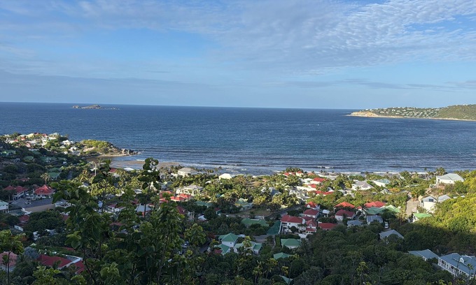 Public House | Breathtaking views lovely private house with AC in Anse des Cayes St Barths.
