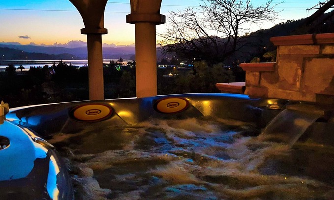 Tornon House | Breathtaking view 350 mtrs. from the beach+Jacuzzi