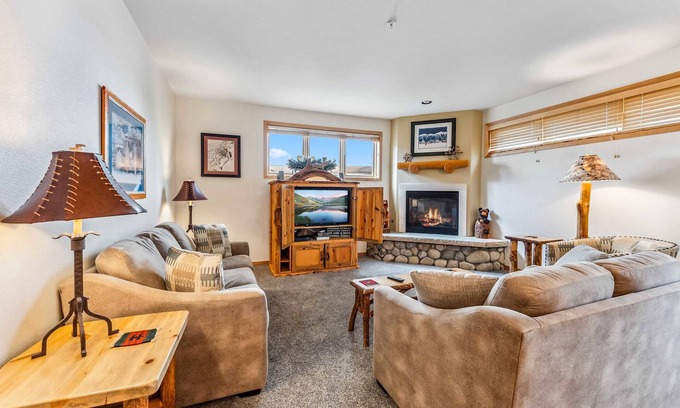 Warrior's Mark Condo | Breckenridge Condo with Hot Tub Access