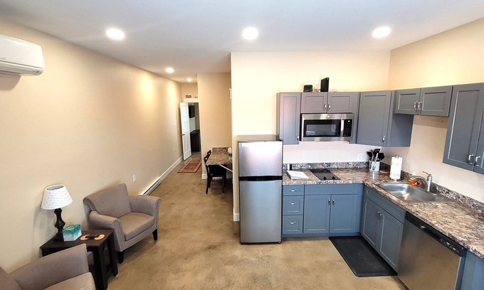 Grove City Apartment | Breckenridge Suites #6 - Cozy 1-Bedroom Suite with Fully Equipped Kitchen