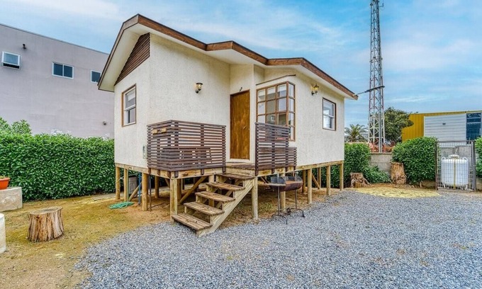 Algarrobo Cabin | Breeze Cabin 2B W/Wifi, Smart TV & Parking.