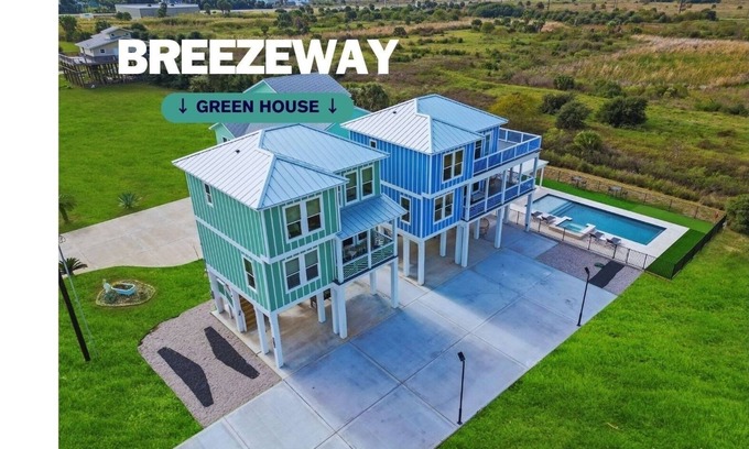 Galveston House | Breezeway: Luxury Listing- Largest Private Pool, mini-GOLF, Sunset & Bay view