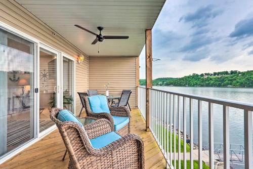 Camdenton Apartment | Breezy Lakefront Condo with Balcony and Lake View!