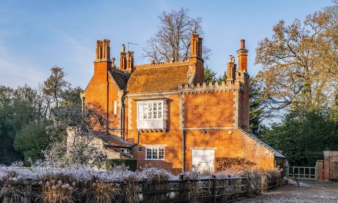 Bressingham House | Bressingham Lodge | Grand house with extensive grounds