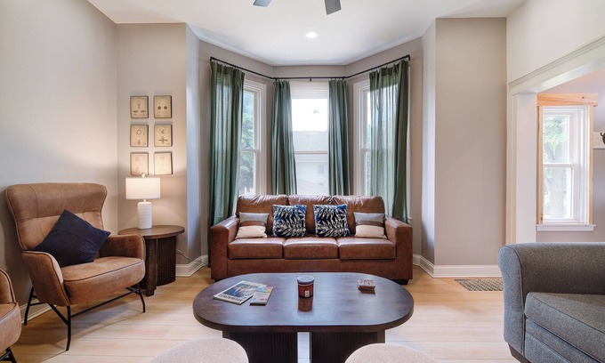 Brewers Hill House | Brewers Hill sleeps 16 hot tub arcade theater 4 bathrooms near fiserv & Brady