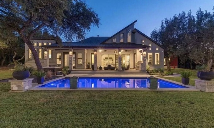 Austin Villa | Brewery District Villa with Heated pool, Game Room, Hot Tub, and more!