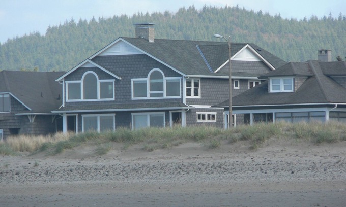 Seaside House | Brezza Marina - Prime Oceanfront Location - on Promenade!