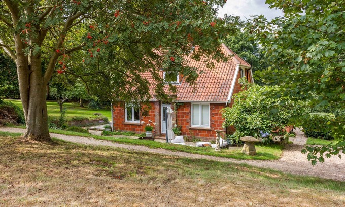 Aldringham Apartment | Briar Hill - sleeps 4 guests in 2 bedrooms