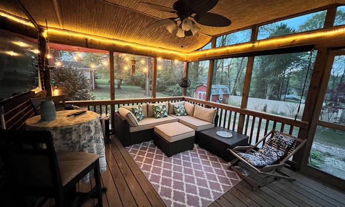 Newton House | Brick ranch w/amazing porches. Less than a mile to downtown Newton. Pet friendly