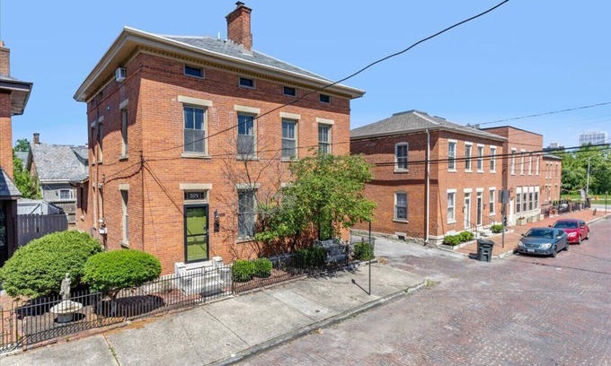 German Village Condo | Brickhaus in German Village