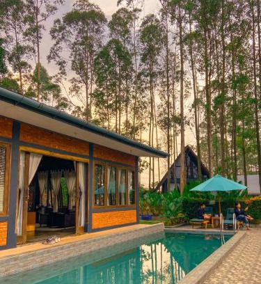 Cisarua Villa | Brickstone by Nginapsini