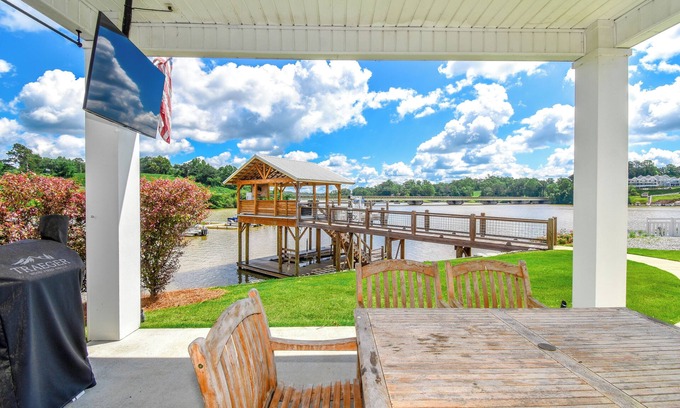 Alexander City House | Bridge View Retreat, Bridge View Retreat- Luxurious 4Br -Lake Martin Home