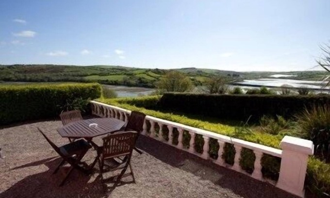 Kilbrittain Bed & Breakfast | Bridgeview Farmhouse