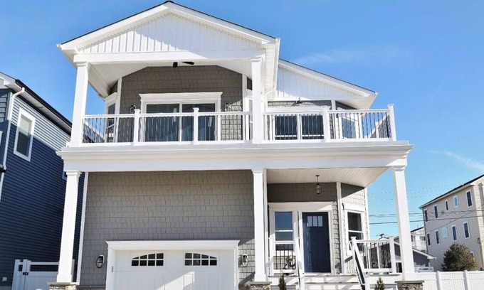 A-Zone House | Brigantine Beach House with Deck and Ocean View