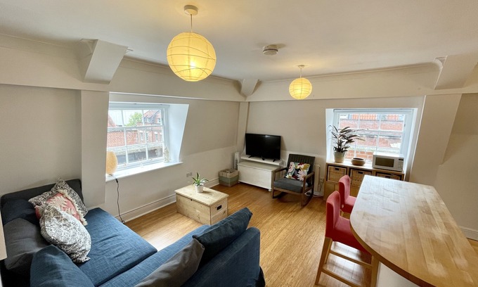 Saint Paul's Apartment | Bright 1 double bed apartment near Cabot Circus