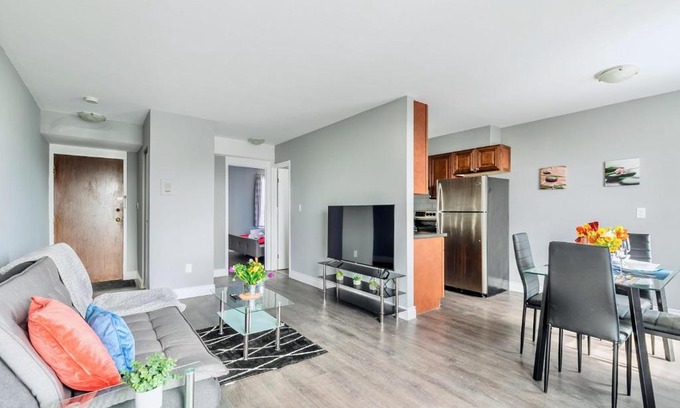 Rosedale Apartment | Bright 1BR apt w King bed -Close to DT Hamilton