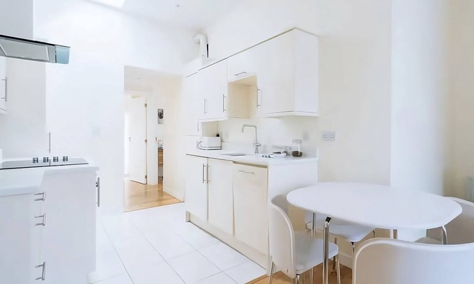Broadstone Apartment | Bright 2BD in Dublin city center