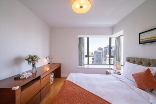 Xujiahui Apartment | Bright 2BR Apartment Yongxin Century Close to Metro Lines one nine eleven