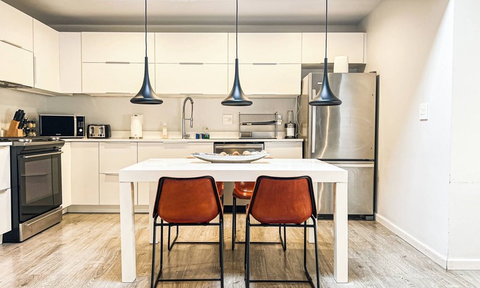 Fox Hills House | Bright 2BR Home Near LAX & SoFi - SH2