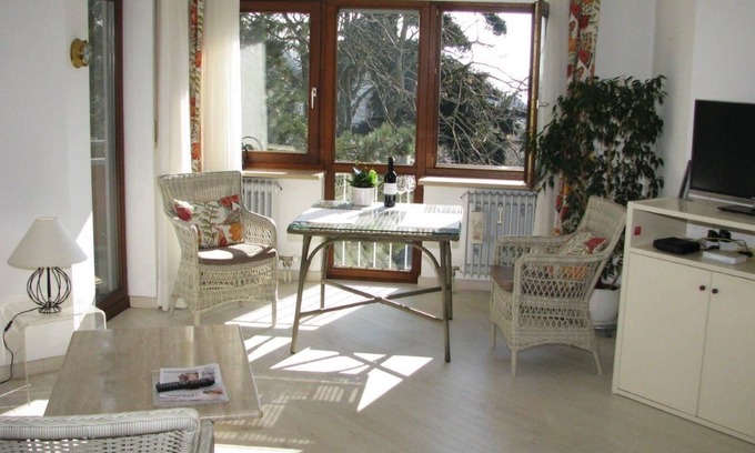 Radolfzell am Bodensee Apartment | bright 3-bedroom Wohlfühlwohnung quiet, centrally located and near the lake