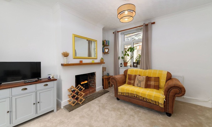 Penarth House | Bright 3BR Home Near Dingle Road Station and Penarth Pier