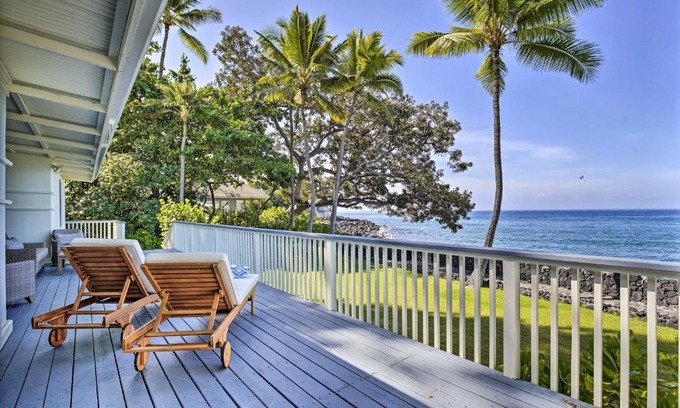 Kailua-Kona House | Bright and Airy Beach House with Oceanfront Views
