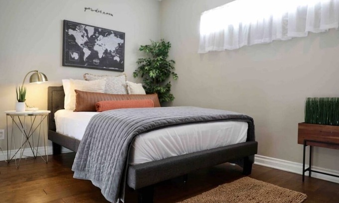 Crenshaw Apartment | Bright and Charming Guest House (10 mins from LAX)