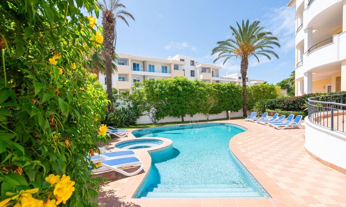 Porto de Mos Apartment | Bright and comfortable 2 Bedroom apartment in Porto de Mos by Ideal Homes