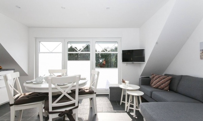 Greetsiel Apartment | Bright and lovingly furnished apartment in Greetsiel