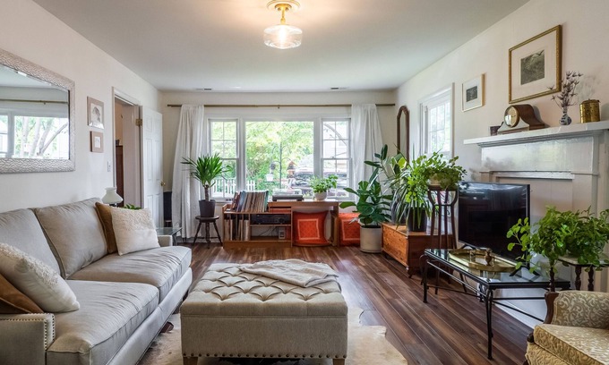 Fifeville House | Bright and roomy cottage just 3 blocks from UVA or a walk to downtown