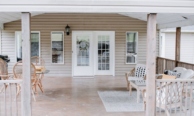 Mount Hope House | Bright and Spacious Maple Fork