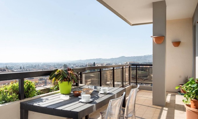 Ponte San Giovanni Apartment | Bright apartment with terrace x6