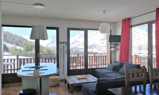Le Devoluy Apartment | Bright apartment with panoramic views